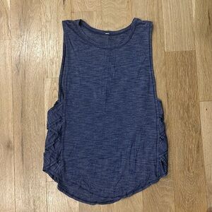 Lululemon workout top size Medium